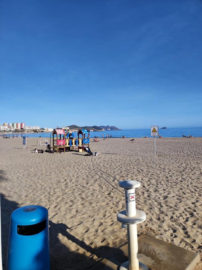 Primera línea de mar con piscina, gimnasio y parking 2 hab y 2 baños Villajoyosa Exterior foto