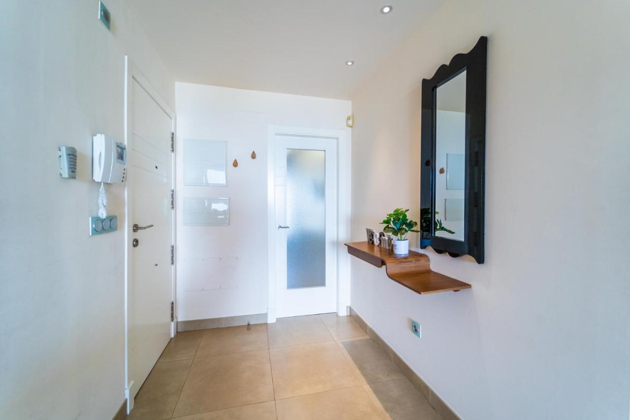 Primera línea de mar con piscina, gimnasio y parking 2 hab y 2 baños Villajoyosa Exterior foto