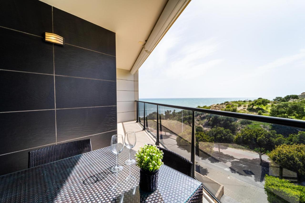 Primera línea de mar con piscina, gimnasio y parking 2 hab y 2 baños Villajoyosa Exterior foto