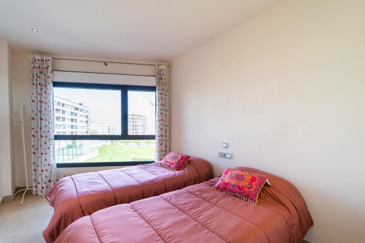 Primera línea de mar con piscina, gimnasio y parking 2 hab y 2 baños Villajoyosa Exterior foto