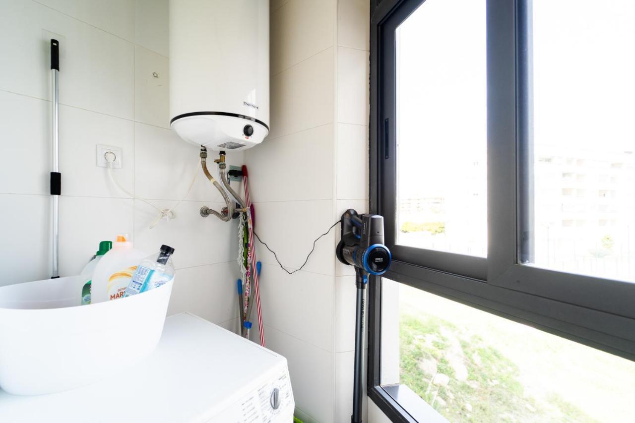 Primera línea de mar con piscina, gimnasio y parking 2 hab y 2 baños Villajoyosa Exterior foto