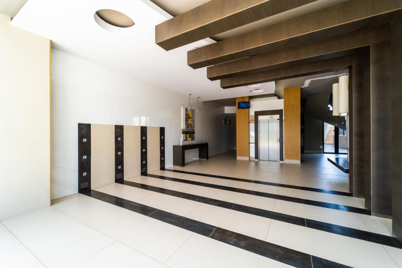 Primera línea de mar con piscina, gimnasio y parking 2 hab y 2 baños Villajoyosa Exterior foto