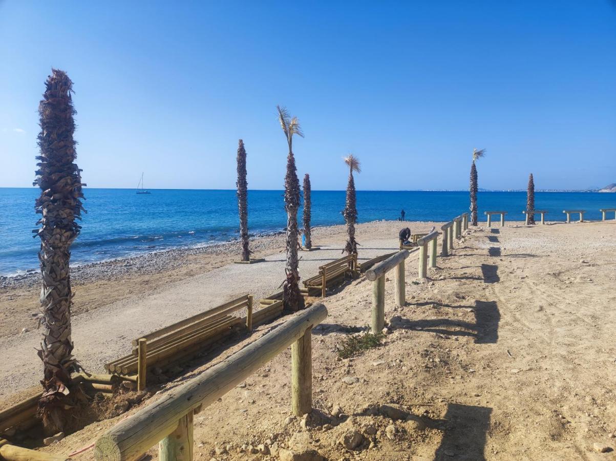 Primera línea de mar con piscina, gimnasio y parking 2 hab y 2 baños Villajoyosa Exterior foto